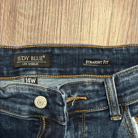 Judy Blue Distressed Straight Leg Jeans in Dark Blue - Picture 2 of 2